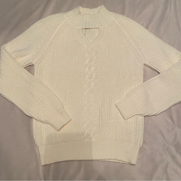 Sweater - Picture 2 of 4